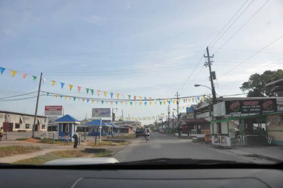 Entrando na cidade de Linden, na Guiana